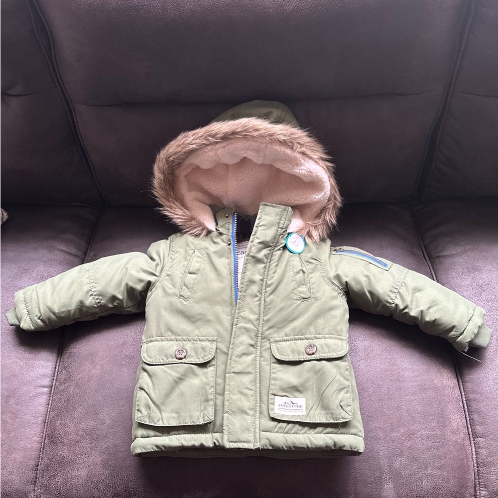 Carter’s heavyweight coat. Size 3T